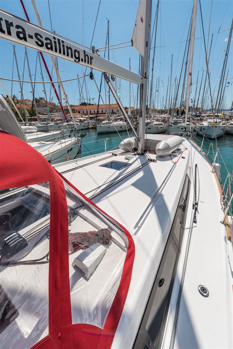 Oceanis 45 Innenansicht