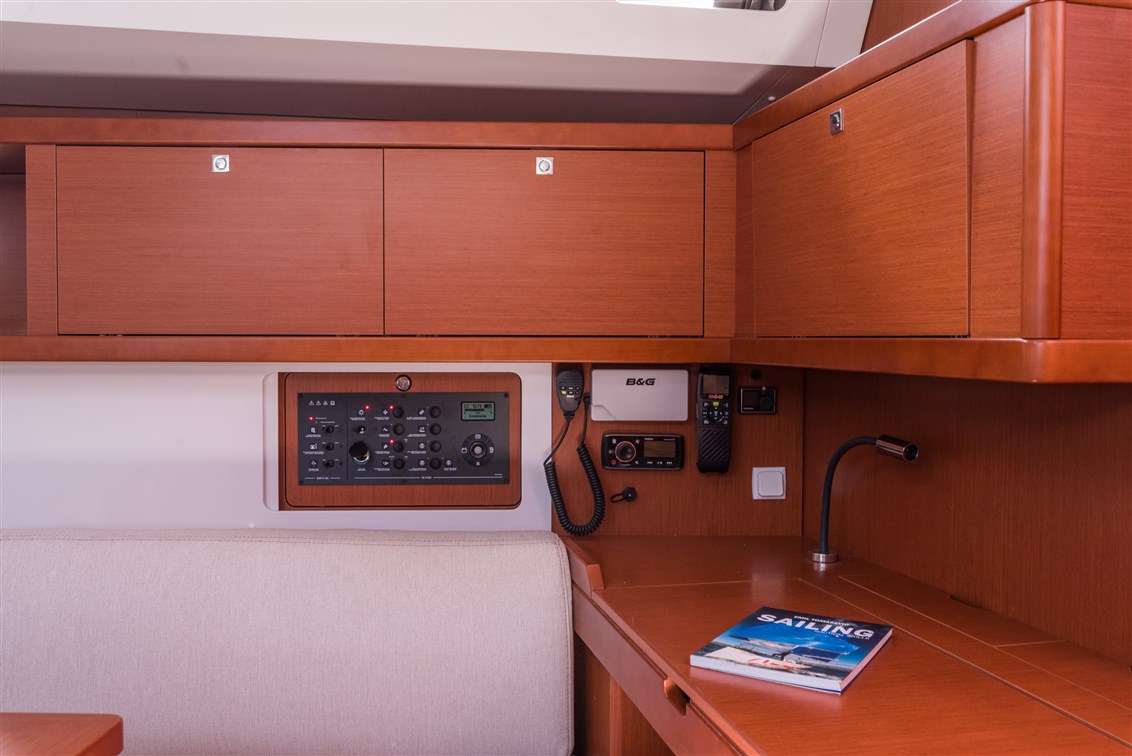 Oceanis 45 Innenansicht