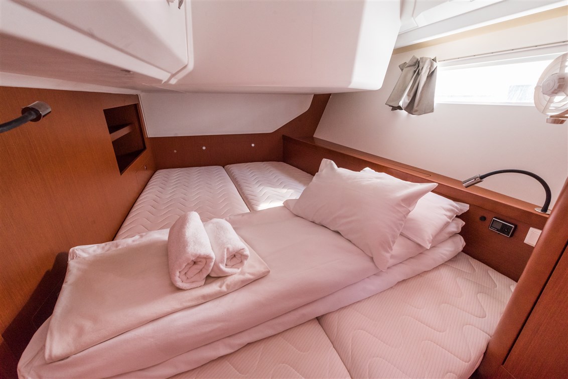 Oceanis 45 Innenansicht