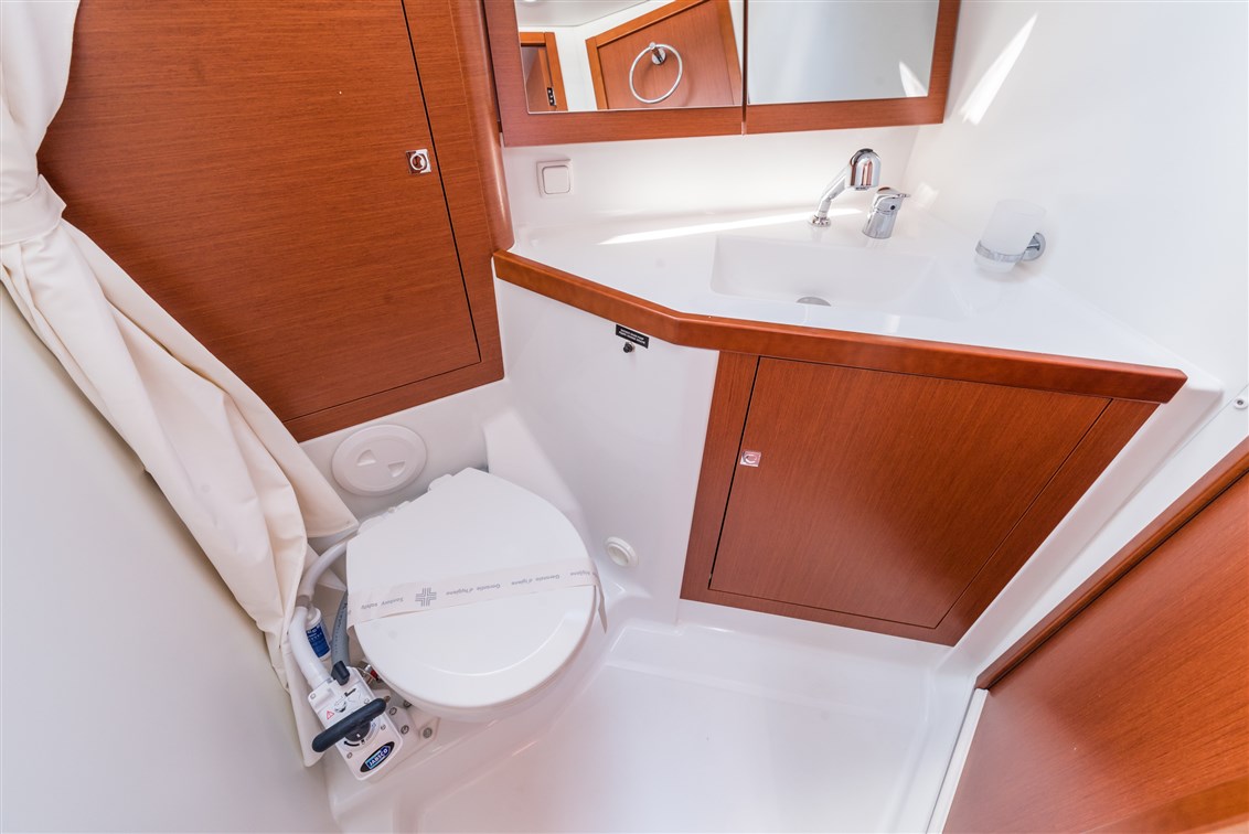 Oceanis 45 Innenansicht