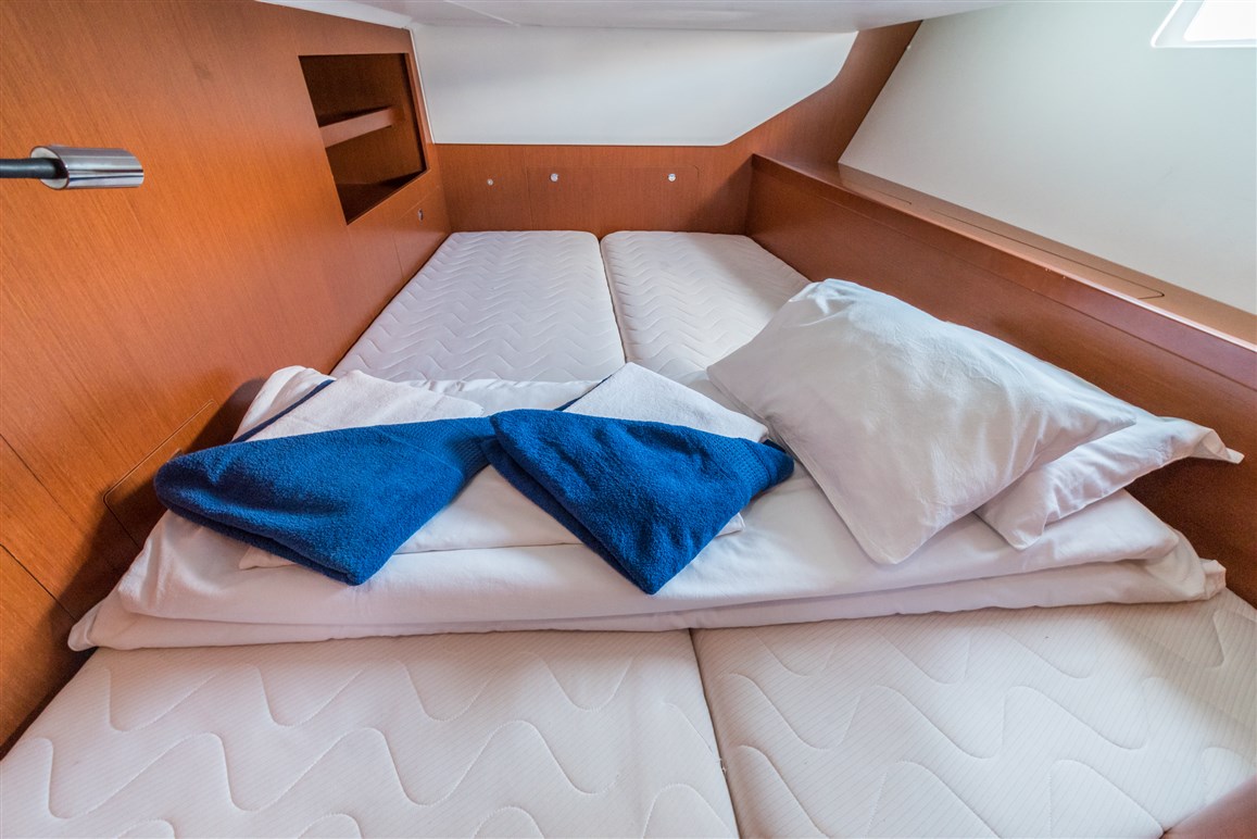 Oceanis 45 Innenansicht