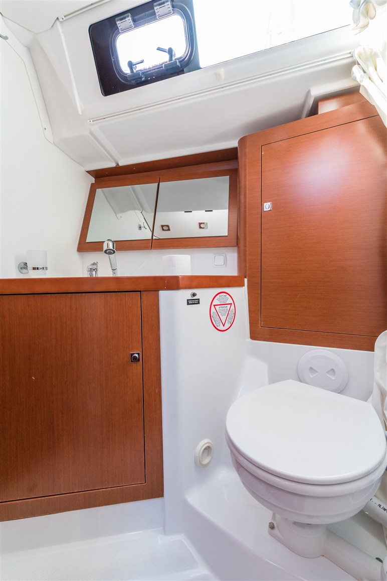 Oceanis 45 Innenansicht