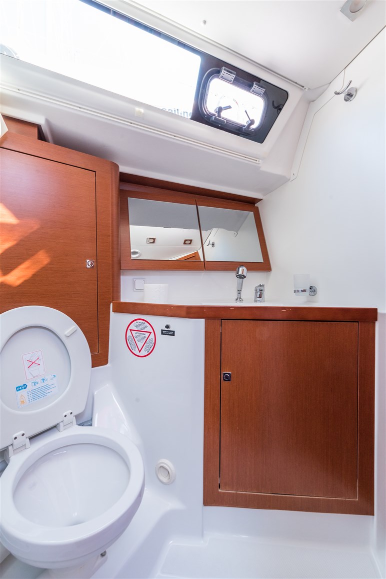 Oceanis 45 Innenansicht