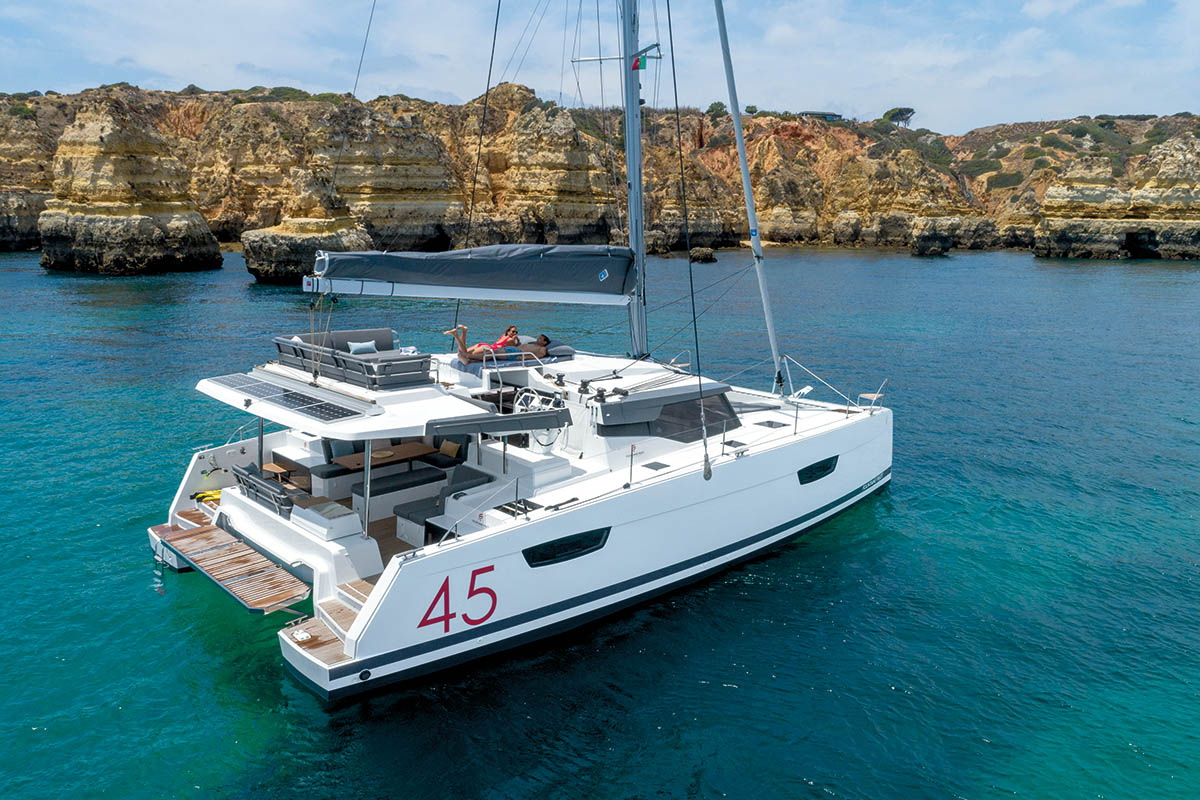 Elba 45 (4 Kabinen, 4 B&auml;der, 2 Crewkabinen) Top Bild