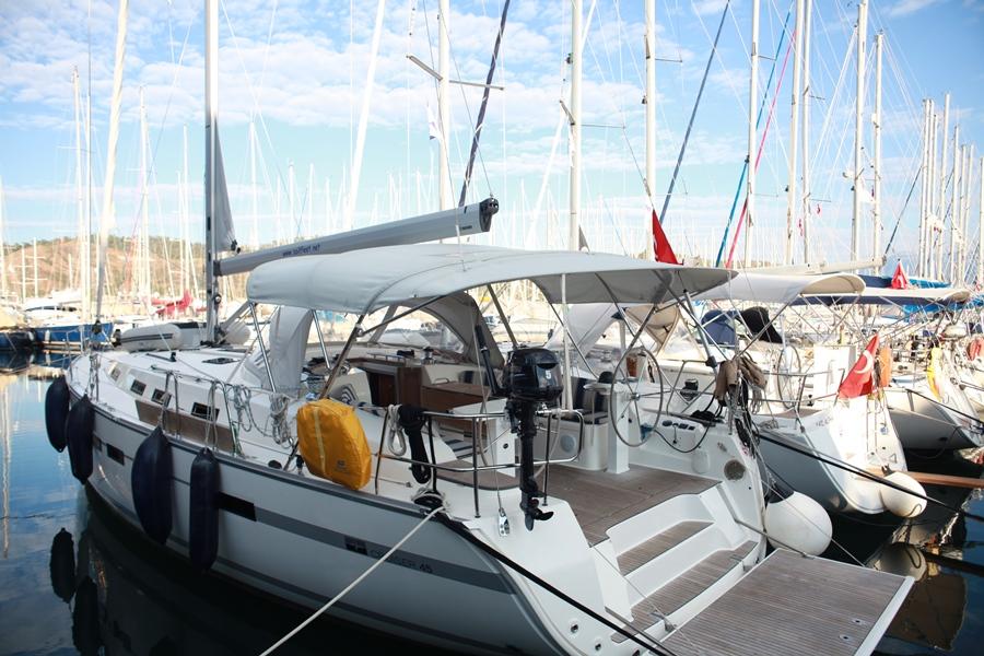 Bavaria Cruiser 45 Alma Innenansicht