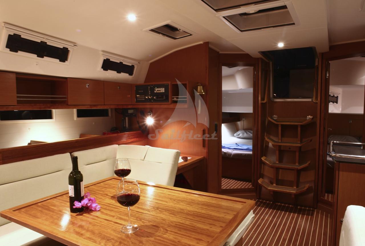 Bavaria Cruiser 45 Alma Innenansicht