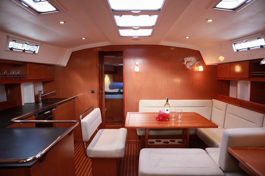 Bavaria Cruiser 45 Alma Innenansicht