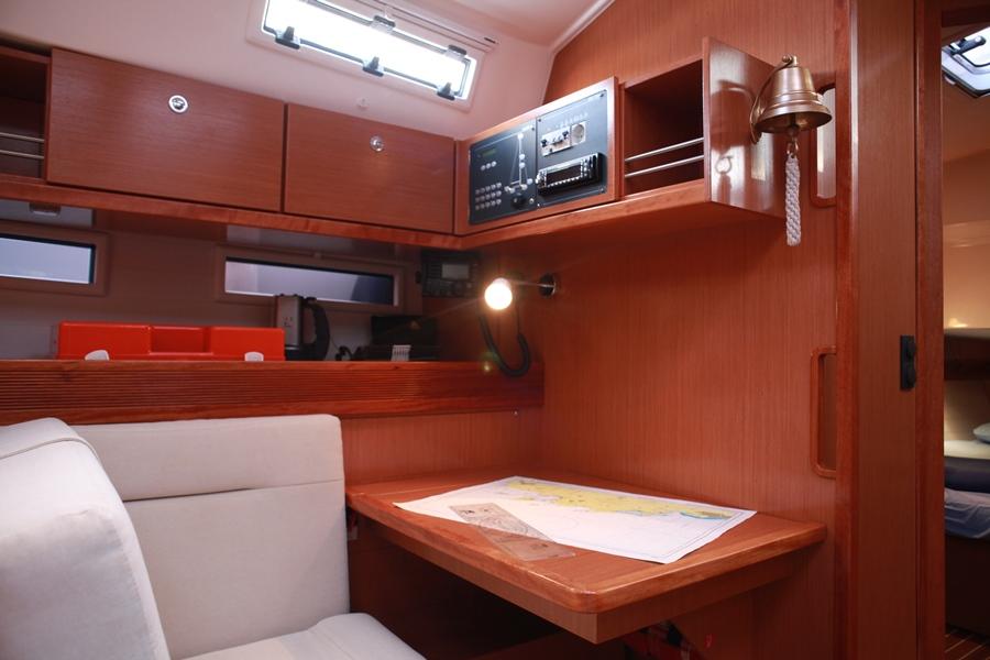 Bavaria Cruiser 45 Alma Innenansicht