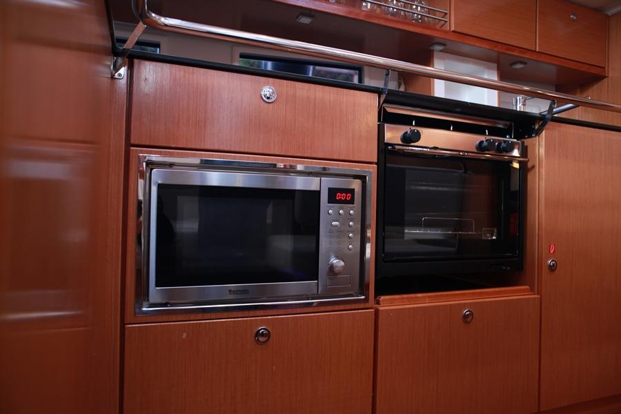 Bavaria Cruiser 45 Alma Innenansicht