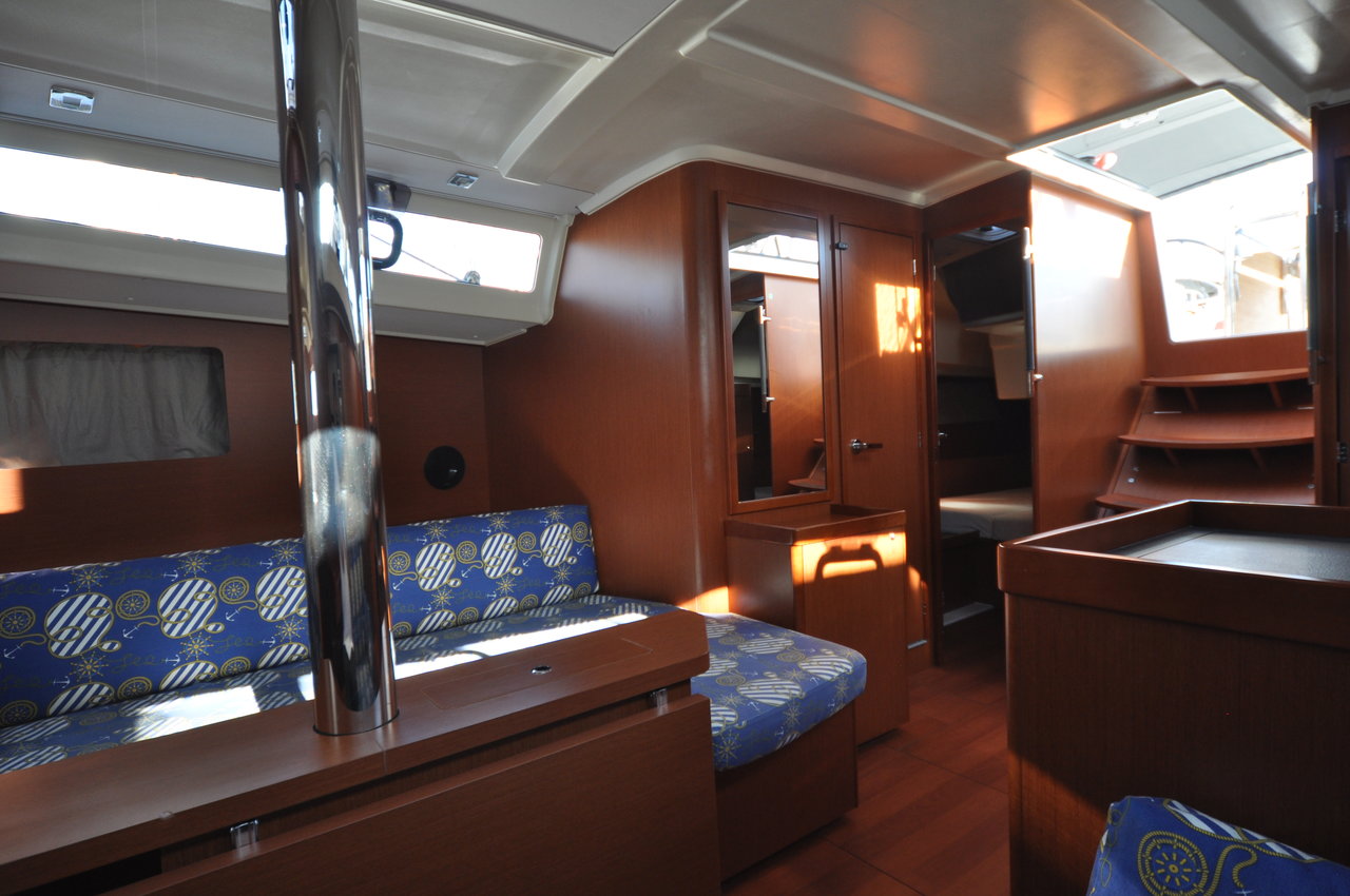 Oceanis 41.1 Innenansicht