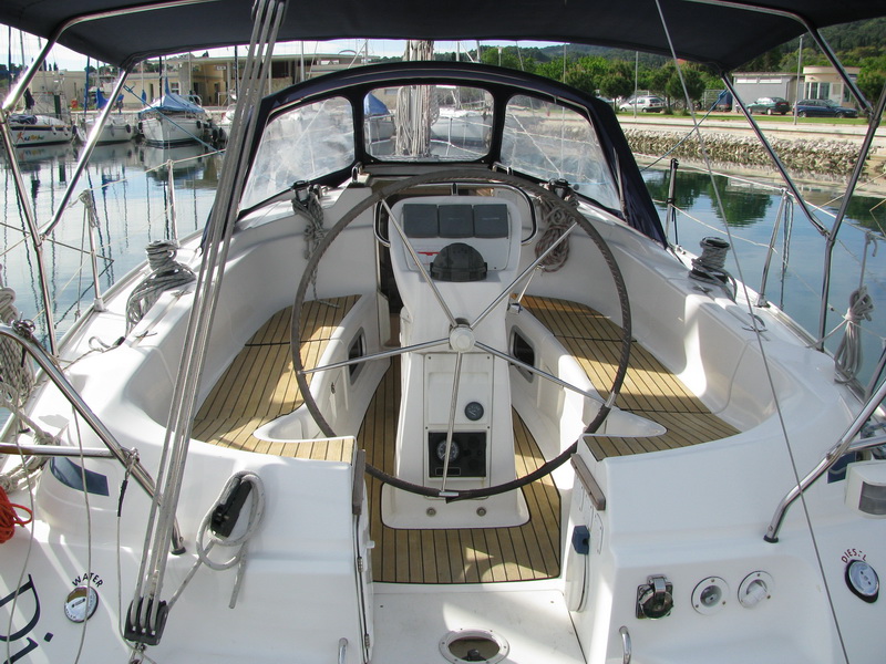 Bavaria 36 - 3 Kabinen / 1 Bad Innenansicht