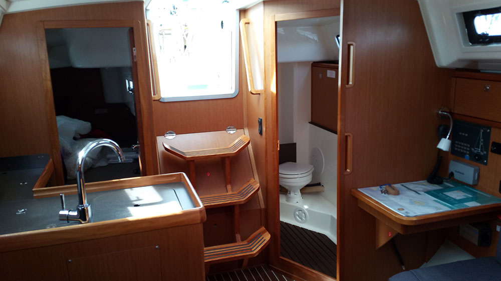 Bavaria Cruiser 33 Innenansicht