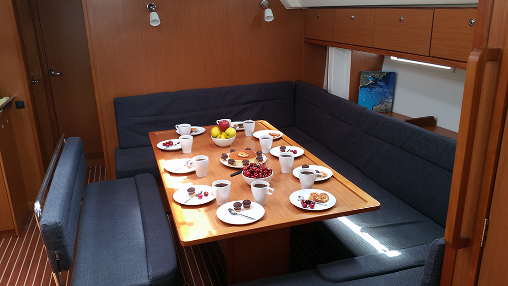 Bavaria Cruiser 50 Innenansicht