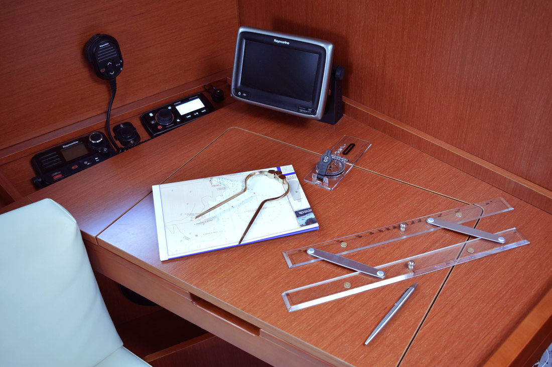 Oceanis 41.1 Innenansicht