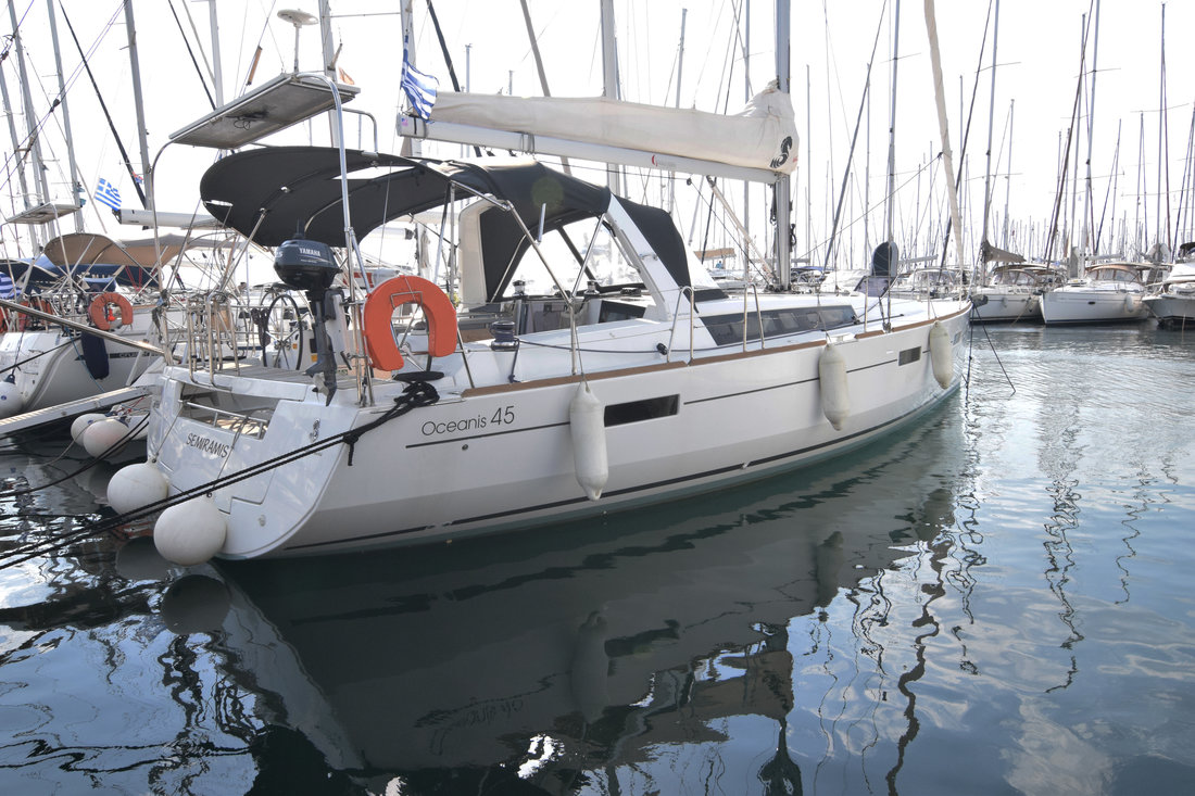 Oceanis 45 Innenansicht