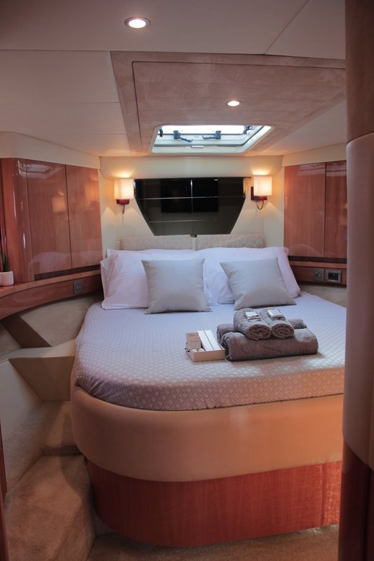 Sealine T60 AURA Innenansicht