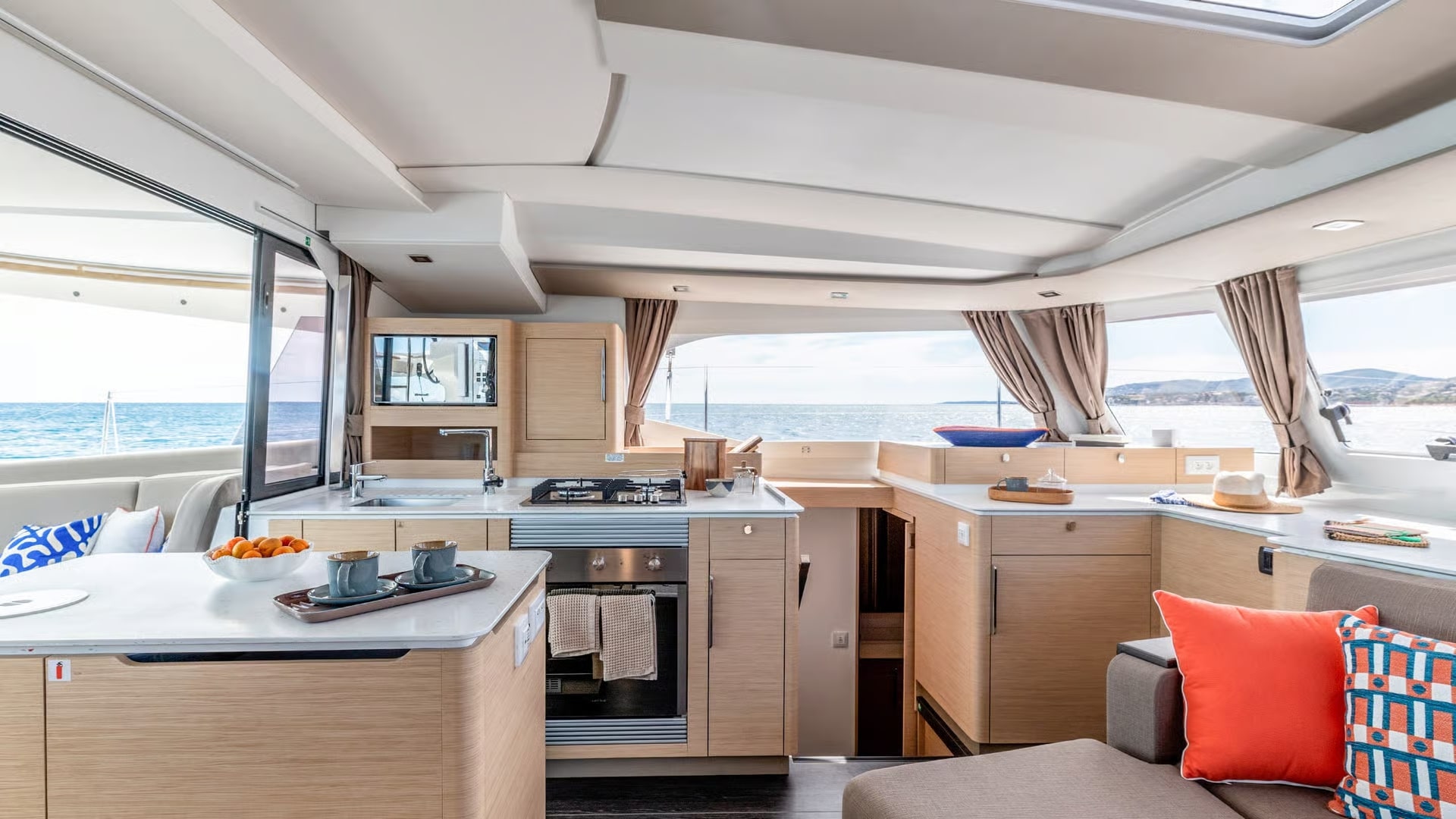 Fountaine Pajot New 44 Quatour - 4 + 2 cab. Innenansicht