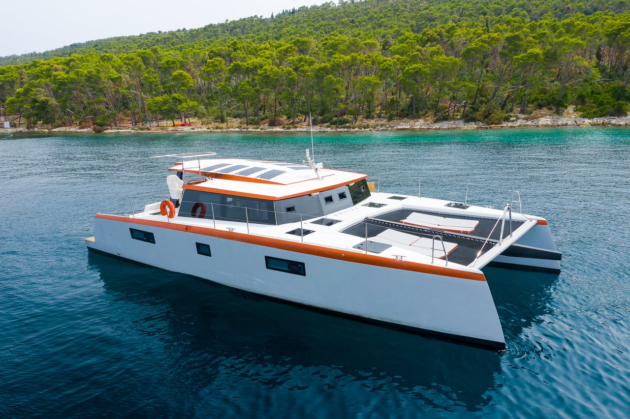 Luna Catamarans Luna 47 Power