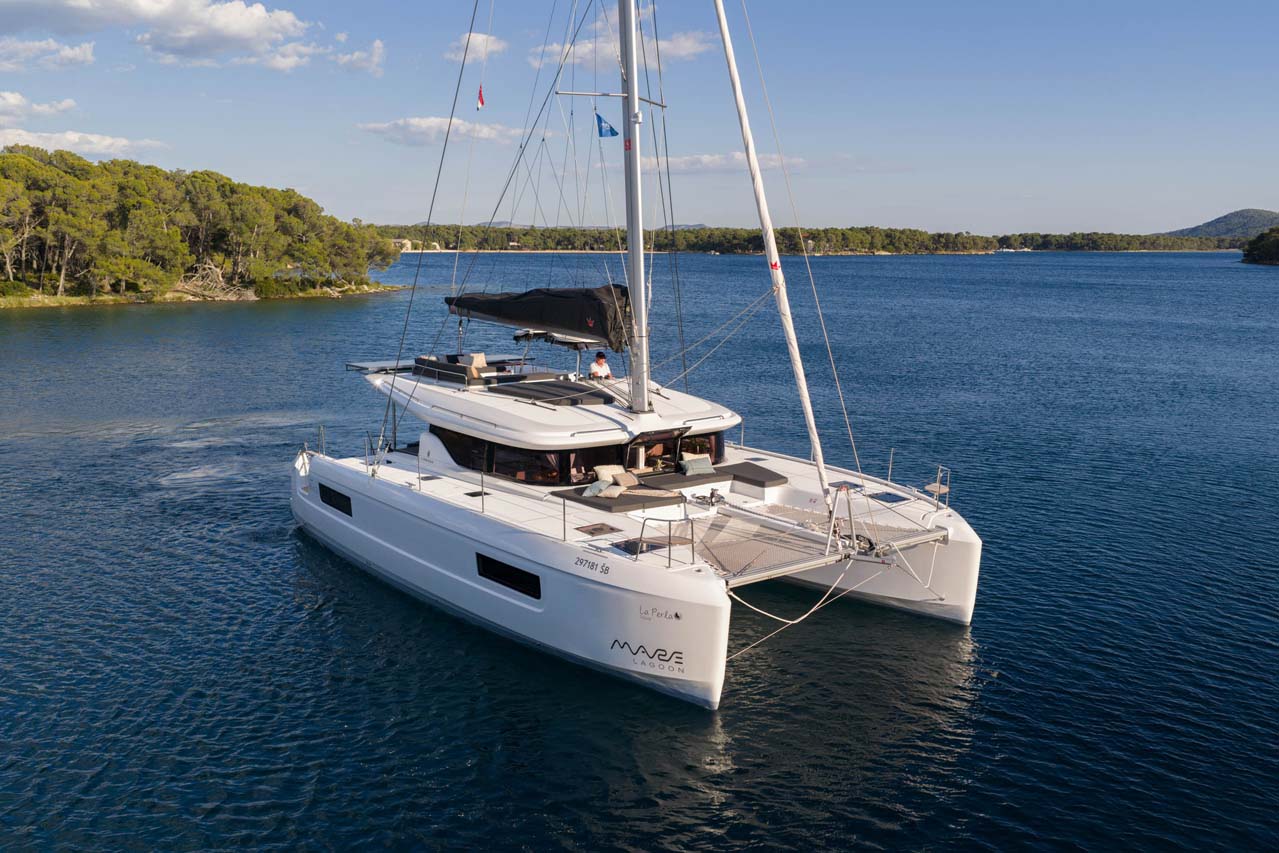 Lagoon 43 - 3 + 2 cab.