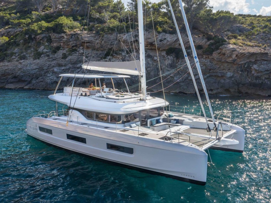 Lagoon 60
