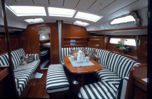Oceanis Clipper 423 Innenansicht