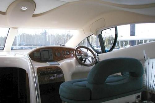 Azimut 42 Innenansicht