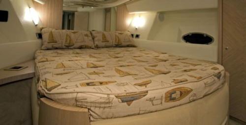 Astondoa 43 Fly Innenansicht