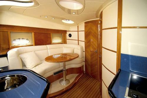 Elan Power 35 Innenansicht