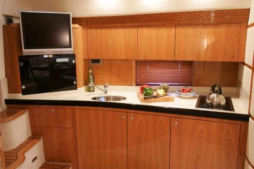 Elan Power E42 Innenansicht