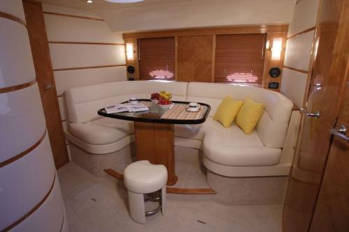 Elan Power E42 Innenansicht