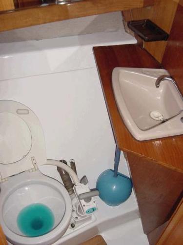 Adria Vektor 1002 Innenansicht