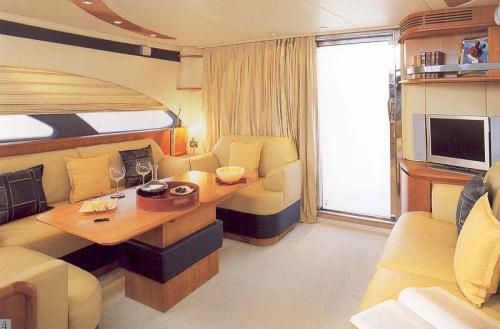 Azimut 50 Innenansicht