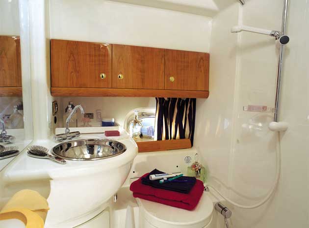 Cranchi 37 Smeraldo Innenansicht