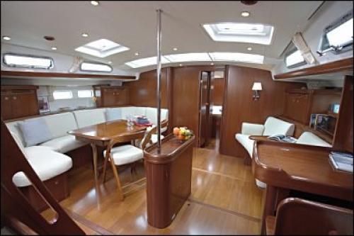 Oceanis Clipper 523 Innenansicht