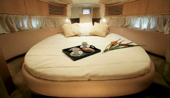 Sessa Oyster 42 Innenansicht