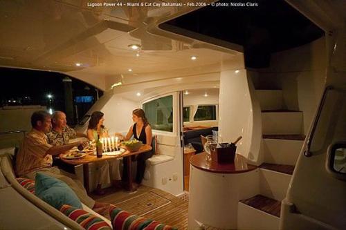 Lagoon Power 44 Außenansicht