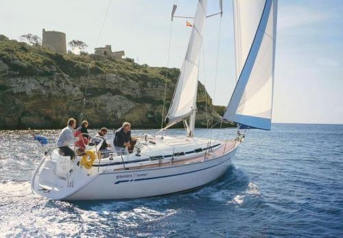 Bavaria 36 Cruiser (2 cab) Top Bild