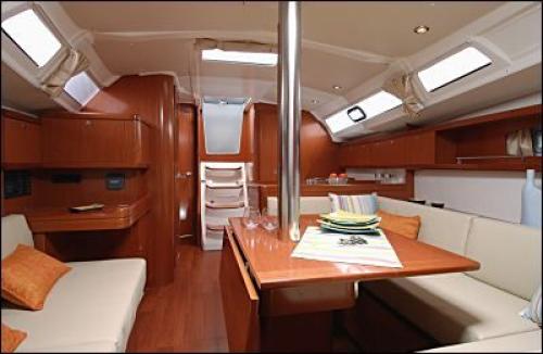 Oceanis 37 Innenansicht