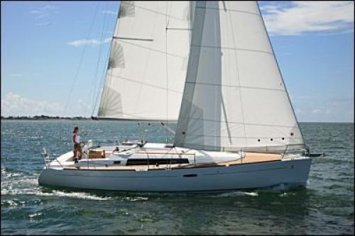 Oceanis 37 (3 Kabinen, 1 Bad) Top Bild