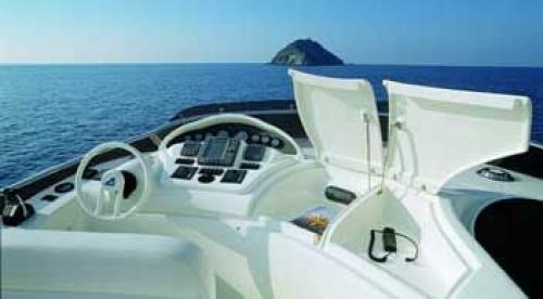 Azimut 68 Plus Fly Innenansicht