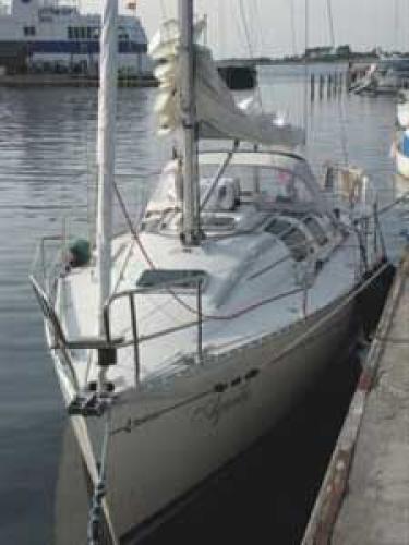 First 32 S5 Außenansicht