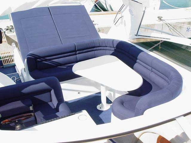 Princess V42 Außenansicht