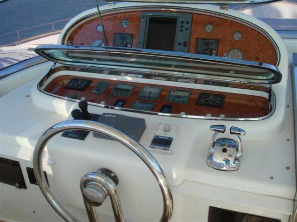 Elegance 76 Außenansicht