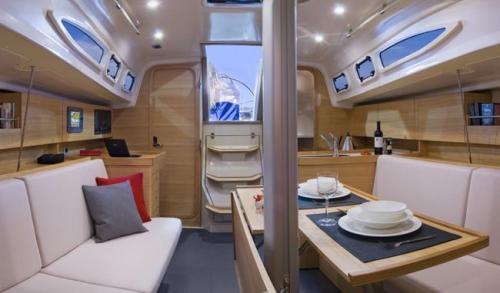 Salona 34 Innenansicht