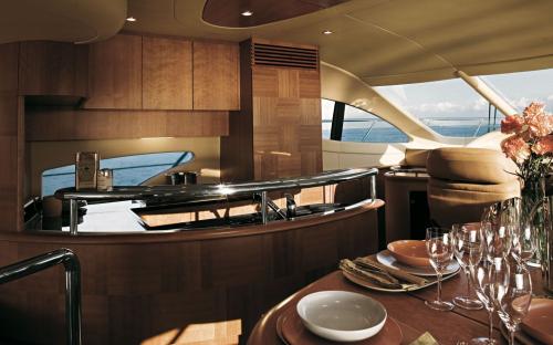 Azimut 62 S Innenansicht