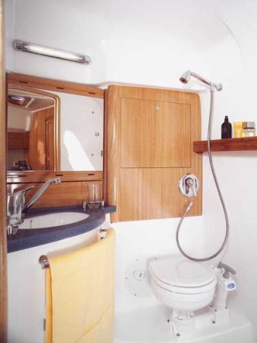 Bavaria 33 Sport Innenansicht