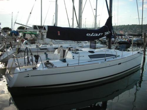 Elan 380 Außenansicht