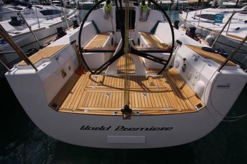 Elan 380 Außenansicht