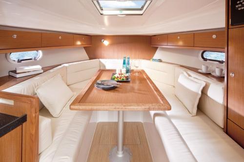 Bavaria 28 Sport Innenansicht