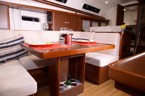 Hanse 375 Innenansicht